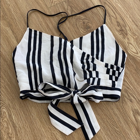 Alice + Olivia Tops - Alice + Olivia Crop Top